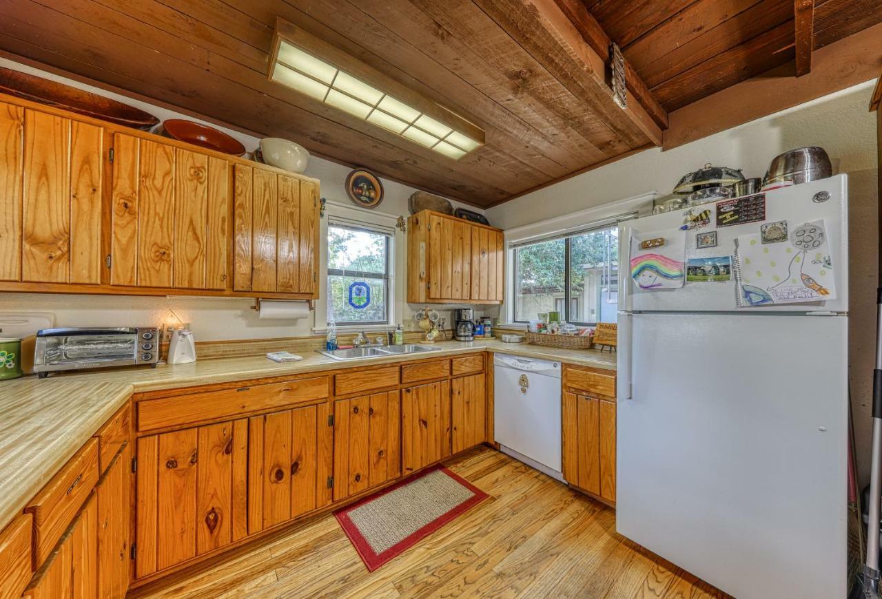 Bumblebee Lodge Ingram Екстер'єр фото