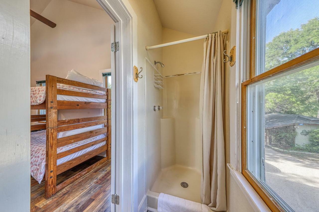 Bumblebee Lodge Ingram Екстер'єр фото
